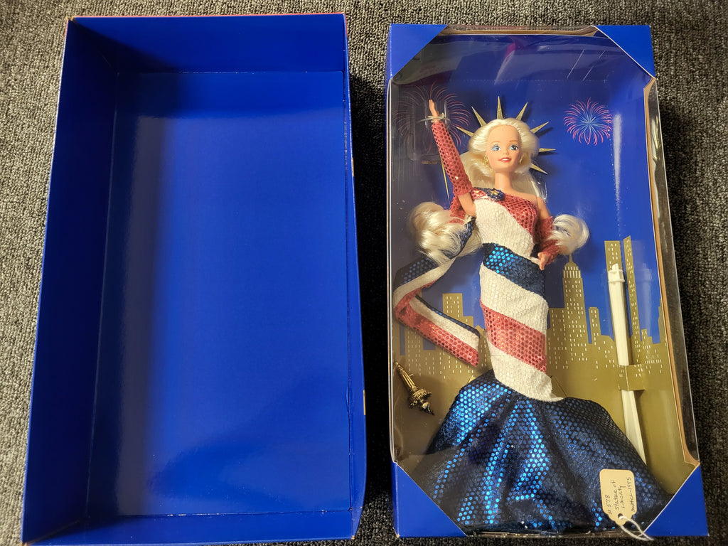 Statue of Liberty Barbie – FAO Schwarz Exclusive (1996)
