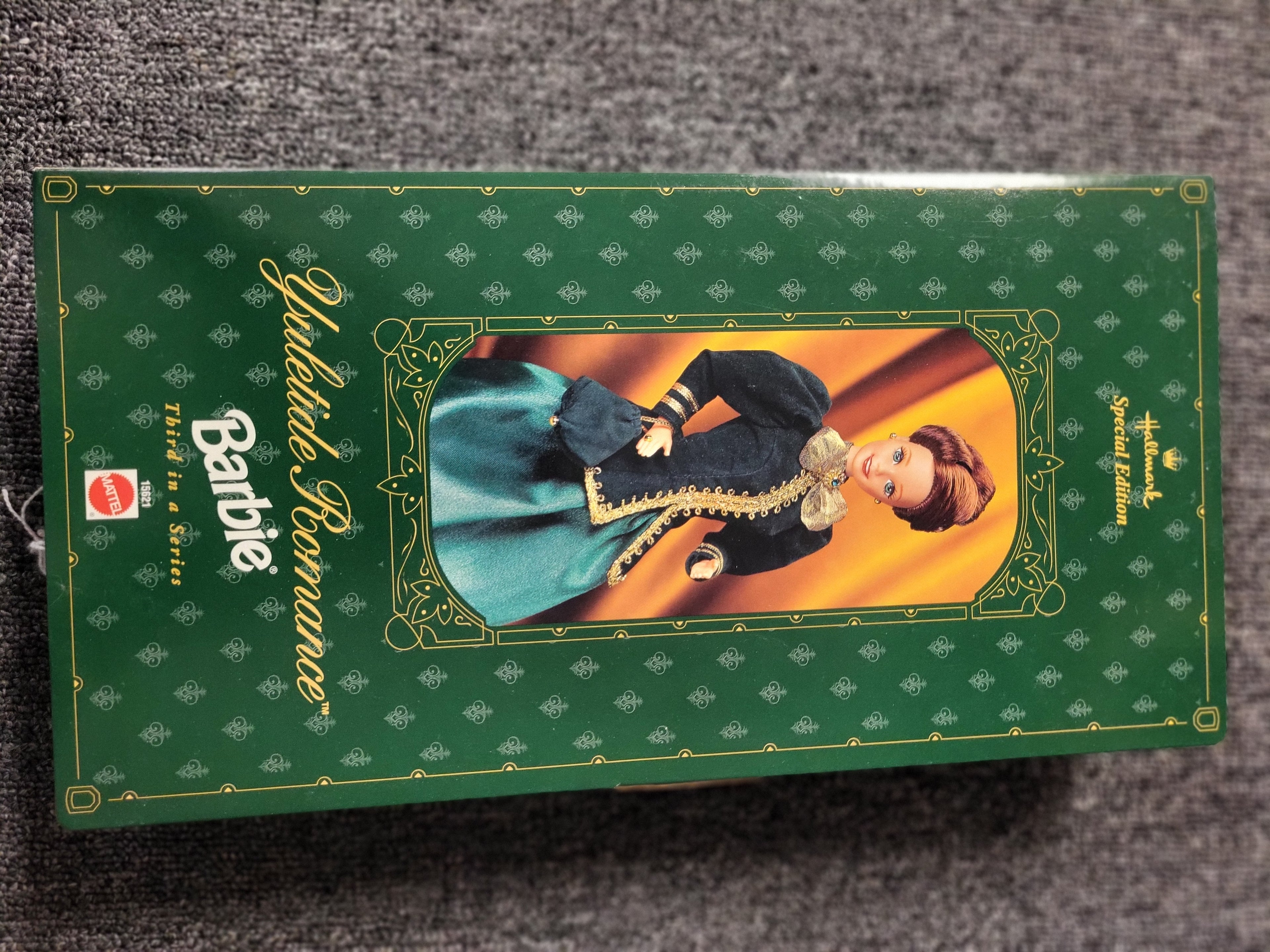 Yuletide Romance Barbie – Hallmark Special Edition (1996)